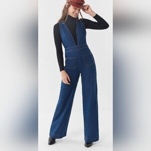 BDG Urban Outfitters Women’s Eleanor Plunging Denim Jumpsuits in Blue Size 0